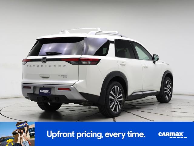 Photo of 2022 White Nissan Pathfinder