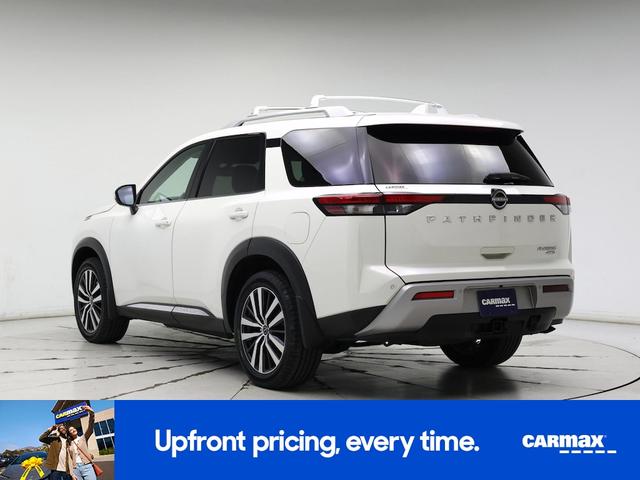 Photo of 2022 White Nissan Pathfinder