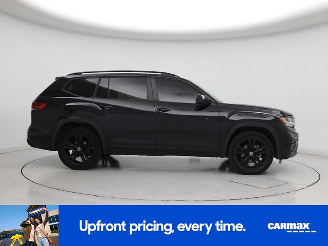 Photo of 2022 Black Volkswagen Atlas