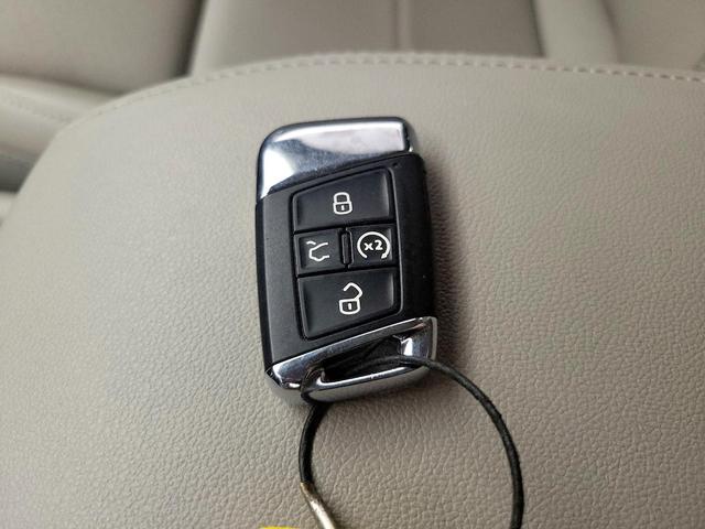 Photo of 2022 Black Volkswagen Atlas