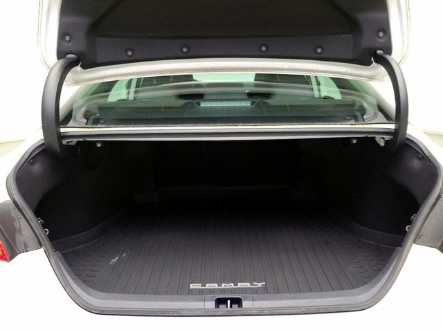 Photo of 2021 White Toyota Camry