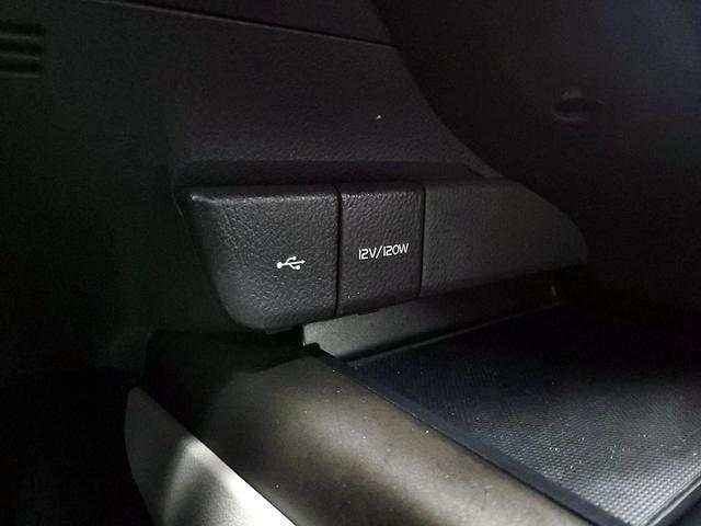 Photo of 2021 White Toyota Camry