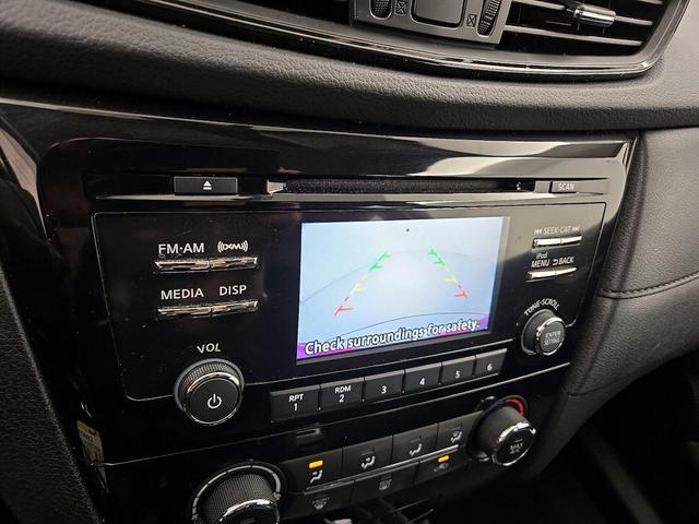 Photo of 2017 Red Nissan Rogue