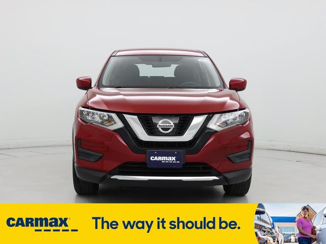 Photo of 2017 Red Nissan Rogue