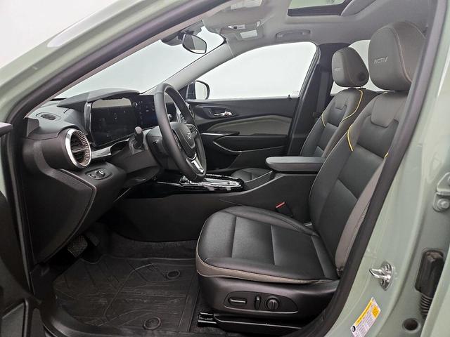 Photo of 2024 Green Chevrolet Trax
