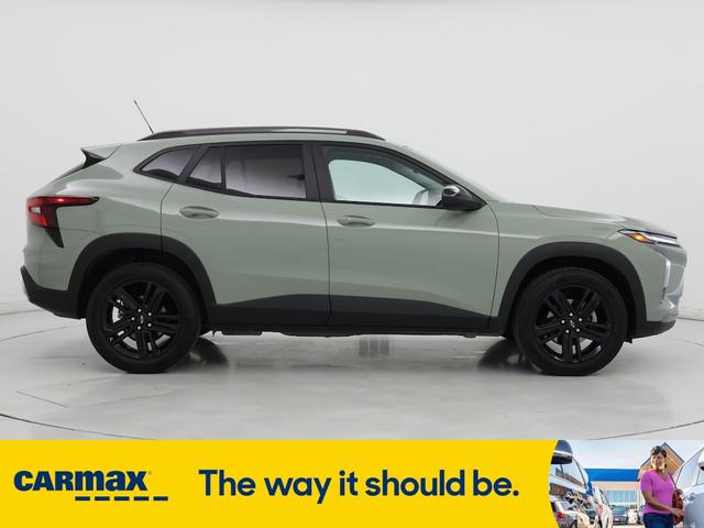 Photo of 2024 Green Chevrolet Trax