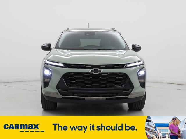 Photo of 2024 Green Chevrolet Trax