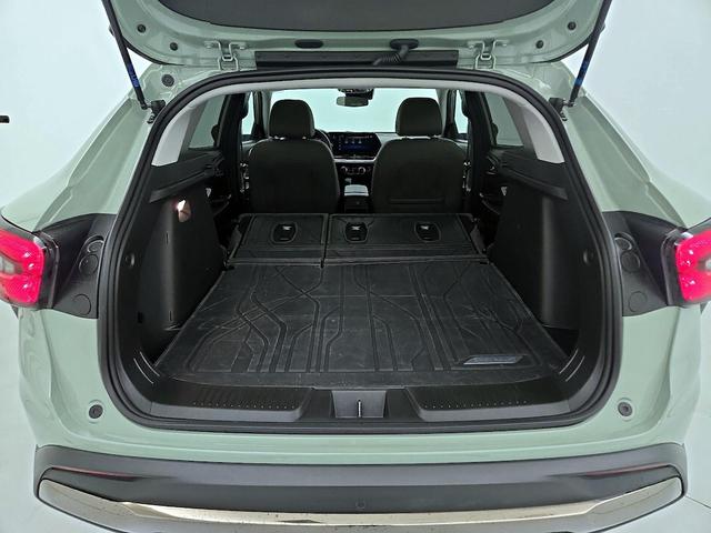 Photo of 2024 Green Chevrolet Trax