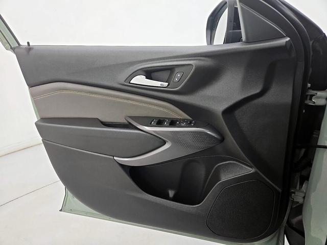 Photo of 2024 Green Chevrolet Trax