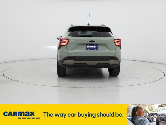 Photo of 2024 Green Chevrolet Trax