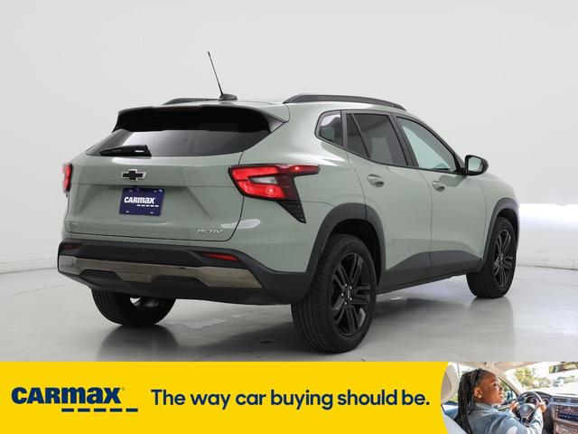 Photo of 2024 Green Chevrolet Trax