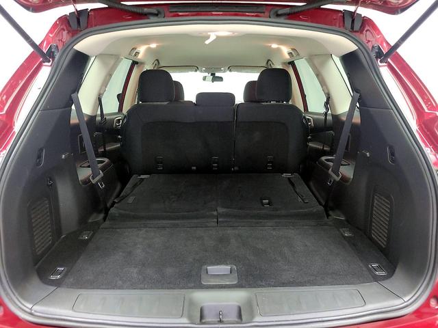 Photo of 2018 Red Nissan Pathfinder
