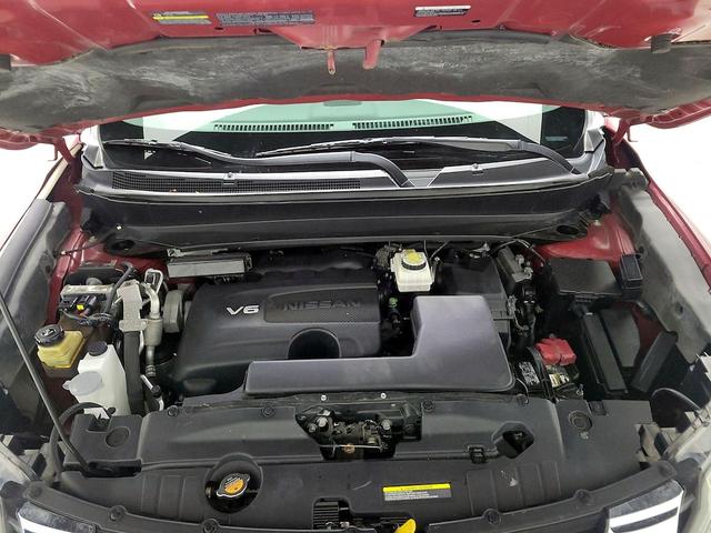 Photo of 2018 Red Nissan Pathfinder
