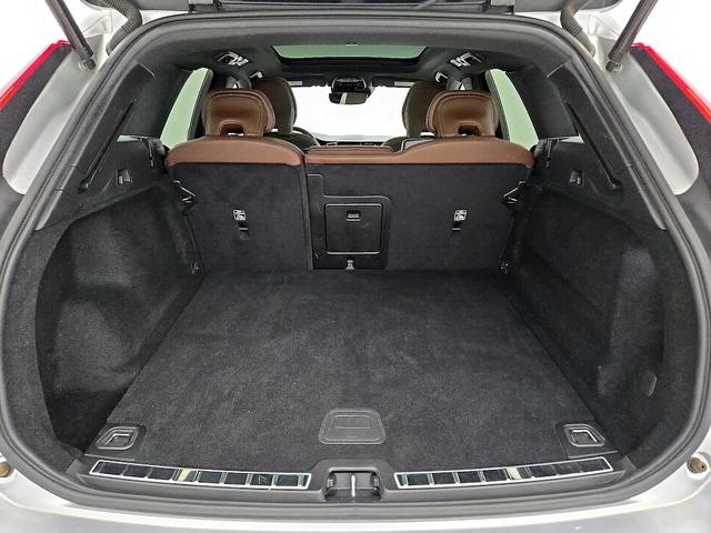 Photo of 2021 Silver Volvo XC60