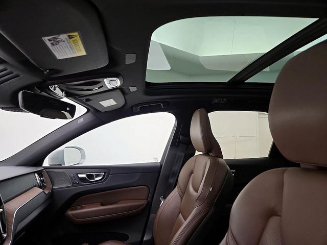 Photo of 2021 Silver Volvo XC60