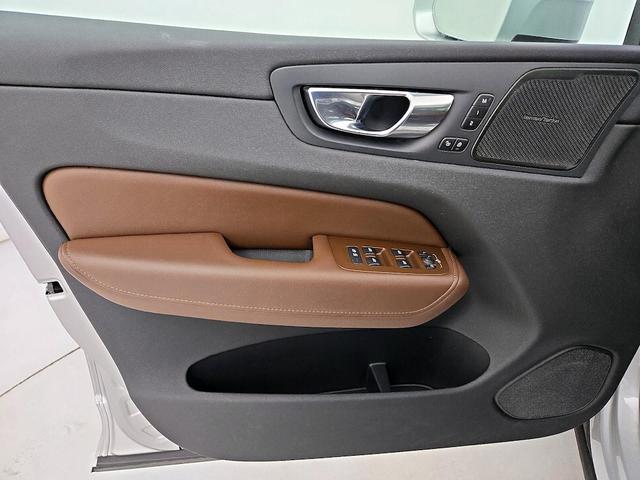 Photo of 2021 Silver Volvo XC60