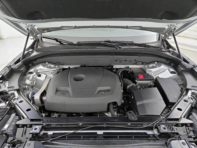Photo of 2021 Silver Volvo XC60