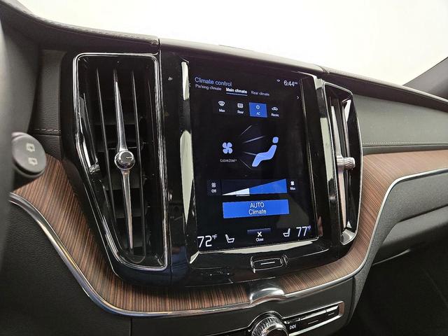 Photo of 2021 Silver Volvo XC60