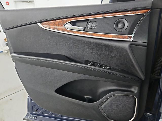 Photo of 2020 Blue Lincoln Nautilus