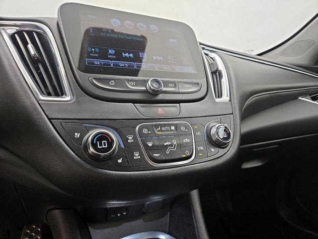 Photo of 2017 Silver Chevrolet Malibu