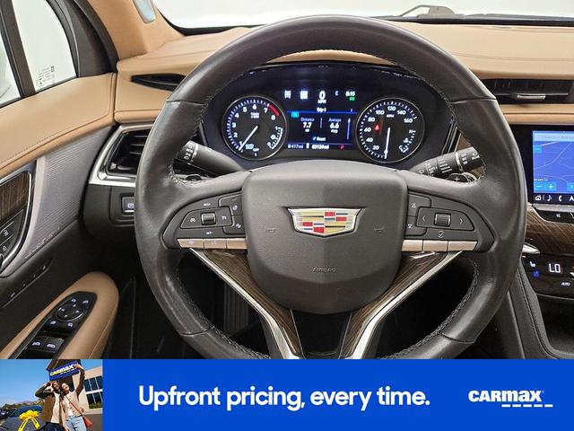 Photo of 2020 White Cadillac XT6