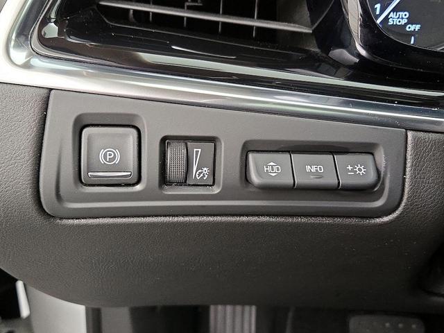 Photo of 2020 White Cadillac XT6