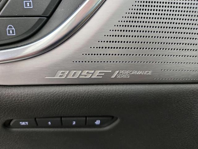 Photo of 2020 White Cadillac XT6
