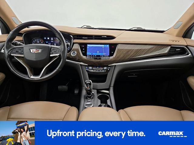 Photo of 2020 White Cadillac XT6