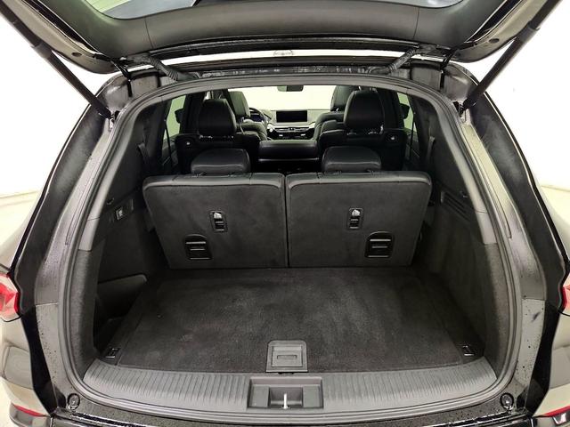 Photo of 2022 Black Acura MDX