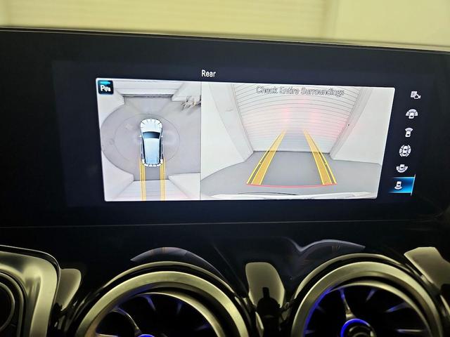 Photo of 2022 White Mercedes-Benz GLB 250