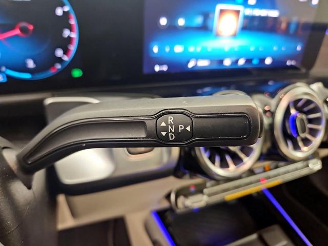 Photo of 2022 White Mercedes-Benz GLB 250