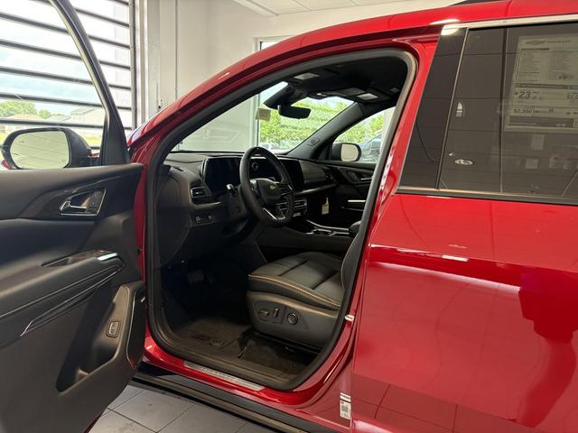 Photo of 2025 Radiant Red Tintcoat Chevrolet Traverse