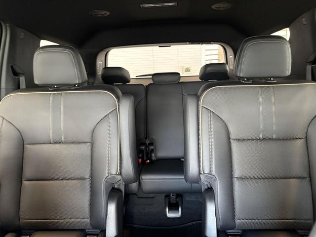Photo of 2025 Radiant Red Tintcoat Chevrolet Traverse