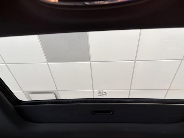 Photo of 2016 Granite Crystal Metallic Clearcoat Jeep Grand Cherokee