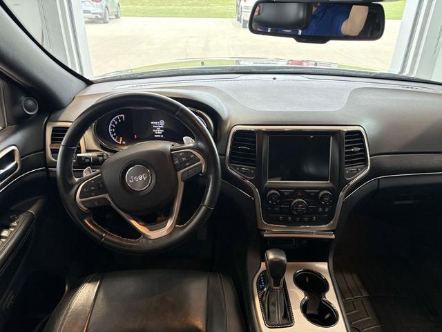 Photo of 2016 Granite Crystal Metallic Clearcoat Jeep Grand Cherokee
