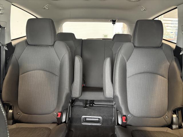 Photo of 2017 Summit White Chevrolet Traverse