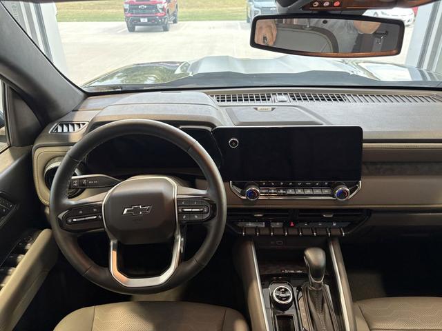 Photo of 2024 Black Chevrolet Colorado