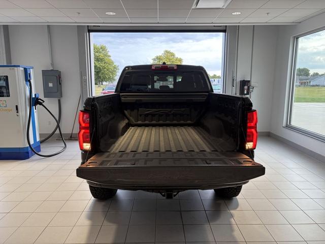 Photo of 2024 Black Chevrolet Colorado