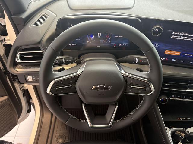 Photo of 2026 Summit White Chevrolet Traverse