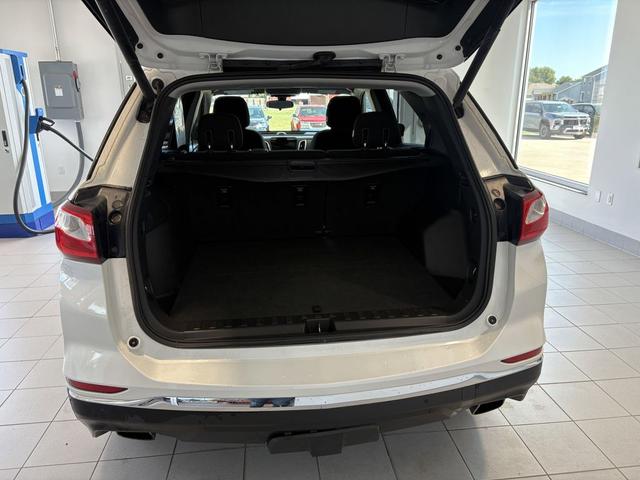 Photo of 2019 Iridescent Pearl Tricoat Chevrolet Equinox