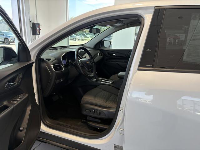 Photo of 2019 Iridescent Pearl Tricoat Chevrolet Equinox