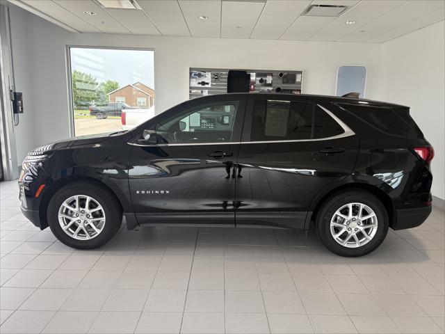 Photo of 2024 Mosaic Black Metallic Chevrolet Equinox