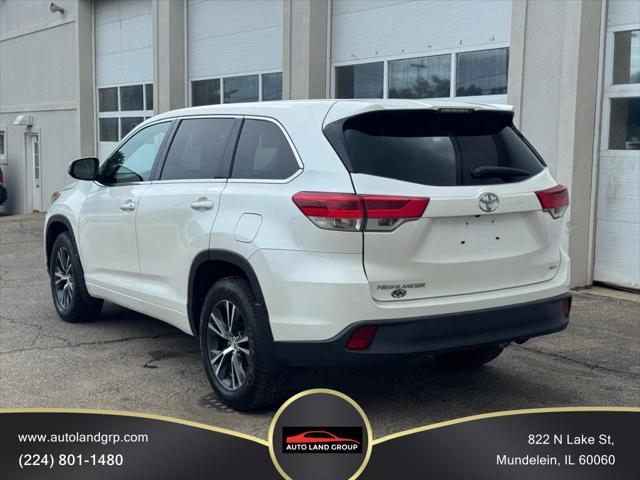 Photo of 2018 Blizzard Pearl Toyota Highlander