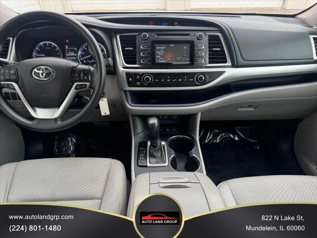 Photo of 2018 Blizzard Pearl Toyota Highlander