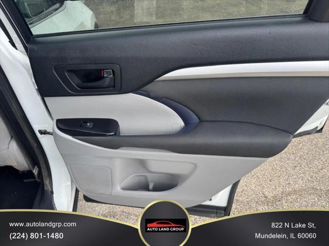 Photo of 2018 Blizzard Pearl Toyota Highlander