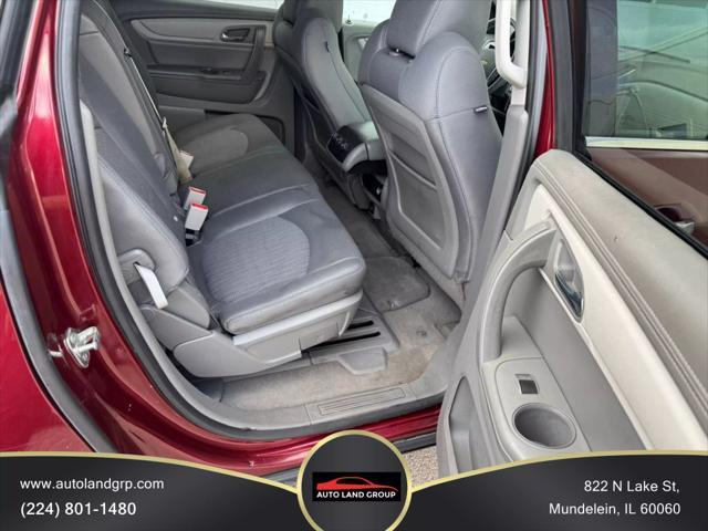 Photo of 2017 Siren Red Tintcoat Chevrolet Traverse