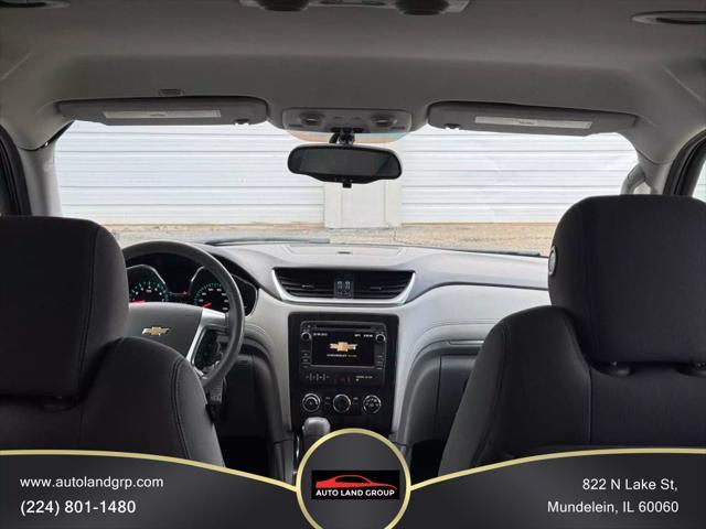 Photo of 2017 Siren Red Tintcoat Chevrolet Traverse