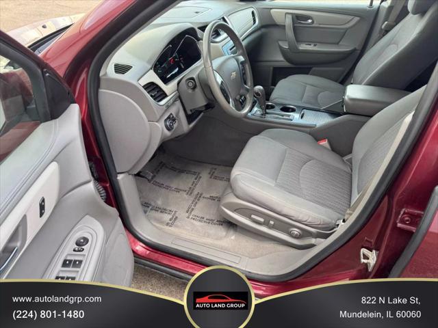 Photo of 2017 Siren Red Tintcoat Chevrolet Traverse