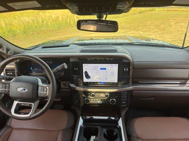 Photo of 2024 Agate Black Metallic Ford F-250