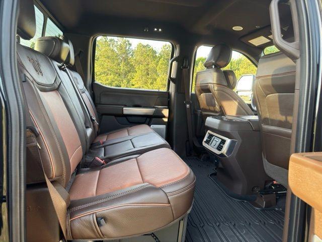 Photo of 2024 Agate Black Metallic Ford F-250